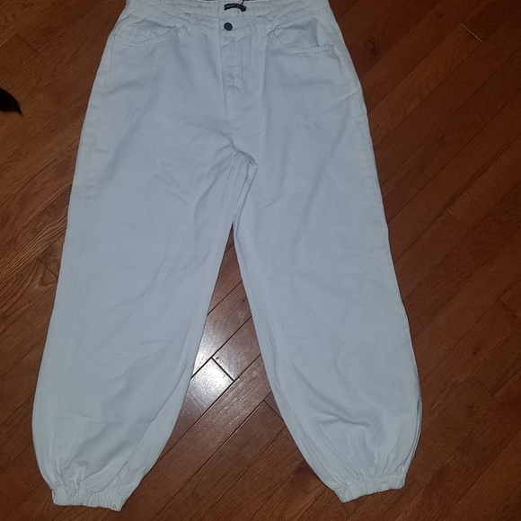 Nasty Gal White Denim Cargo Jeans W/elastic Cuff details Sz 10 - Picture 5 of 16